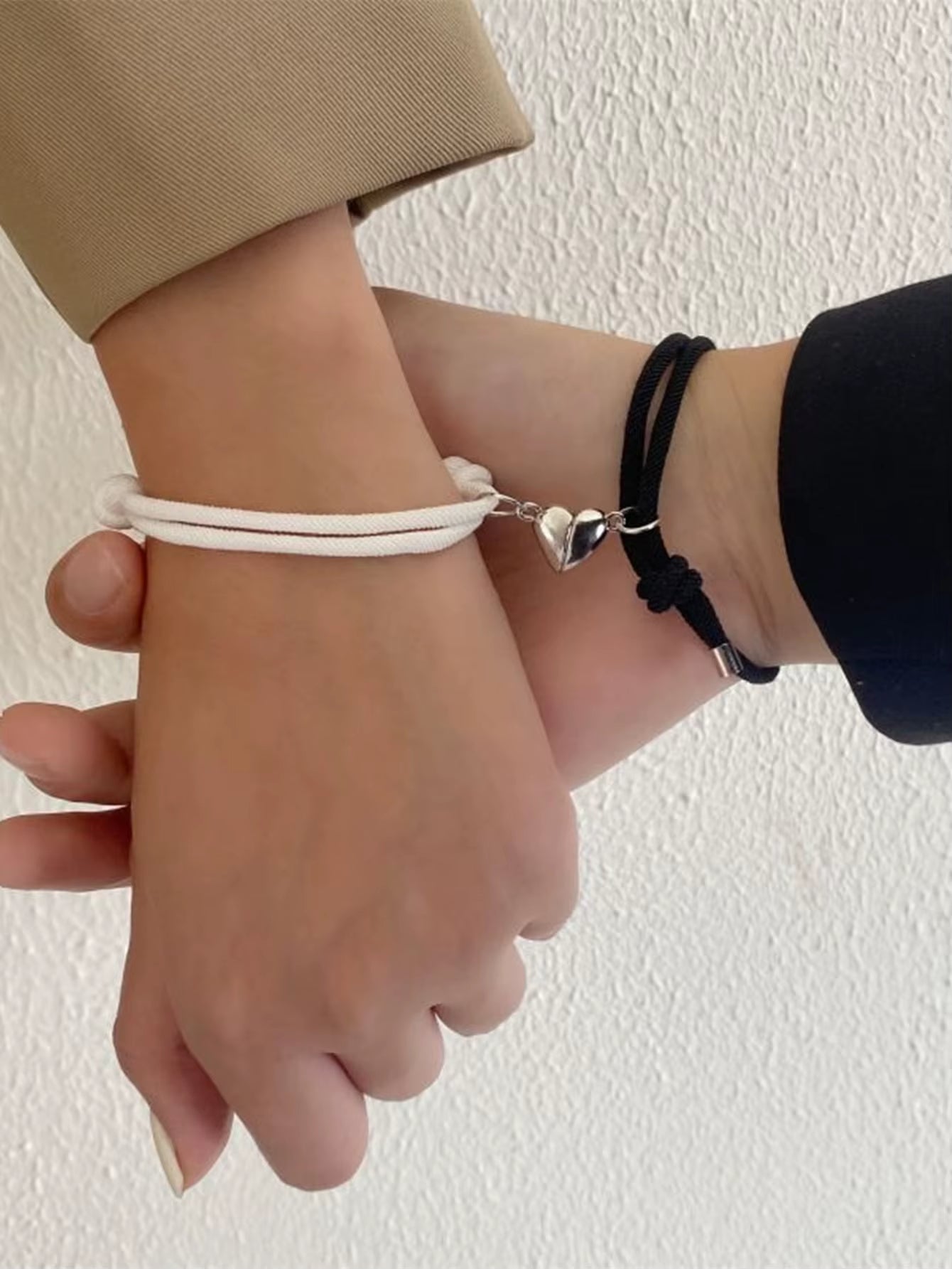 2 Pice Color Black White Hand Rope Love Magnetic Couple Good Friend Good Brother Party Student Travel Fashion Elegant Silver Mul